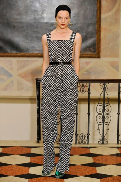 Look 9